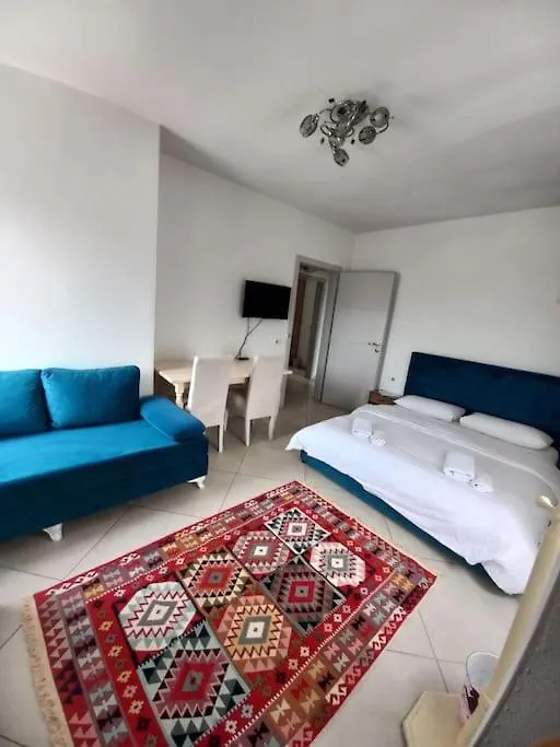 Isabel'S Penthouse Overlooking The City Тирана
